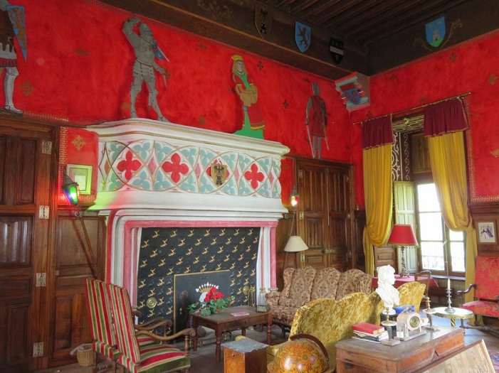 achat vente Château Médiéval a vendre  inscrit Monument Historique , maison annexe Gannat , à proximité, au cœur de son parc PUY DE DOME AUVERGNE