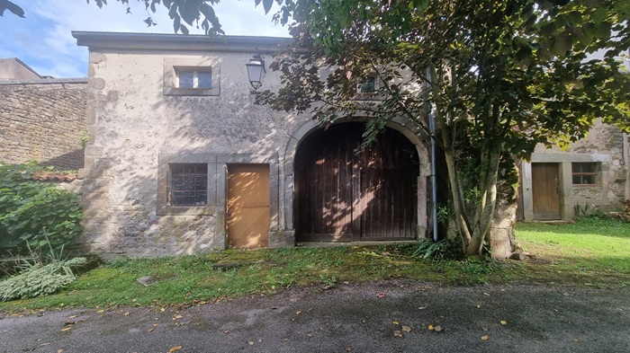 achat vente Hôtel Particulier Renaissance a vendre  ISMH en totalité , grande grange Bourbonne-les-Bains , dans un village Renaissance VOSGES LORRAINE