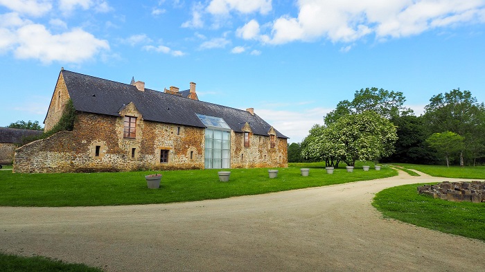achat vente Château Médiéval a vendre  ISMH , dépendance Entre Laval et le Mans  MAYENNE PAYS DE LA LOIRE