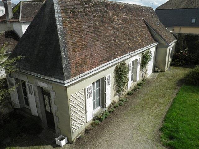 achat vente Pavillon a vendre   Monument Historique à restaurer , dépendances Berry  INDRE CENTRE