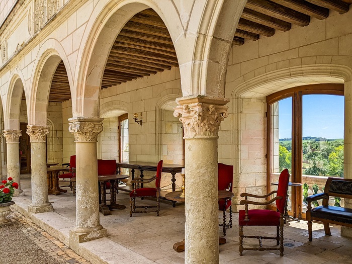 achat vente Château Renaissance a vendre  en partie inscrit ISMH , dépendances, chapelle, piscine, troglodytes Chenonceaux , à 6 km INDRE ET LOIRE CENTRE