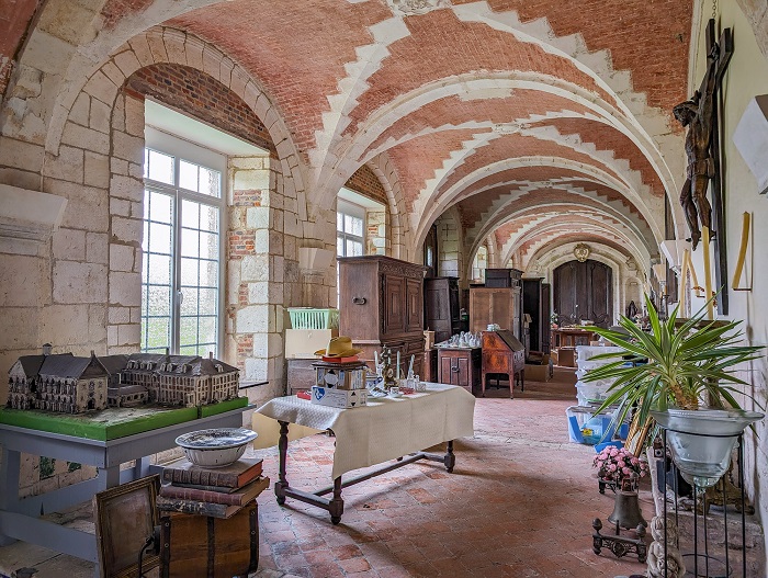 achat vente Abbaye sistercienne a vendre  inscrite MH , dépendances, église Charleville Mézières  ARDENNES CHAMPAGNE-ARDENNE