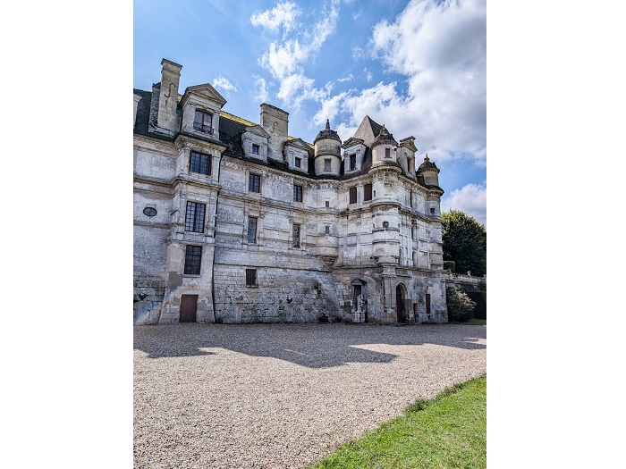 achat vente Château a vendre  classé MH , dépendances Magny en Vexin  VAL D'OISE ILE DE FRANCE