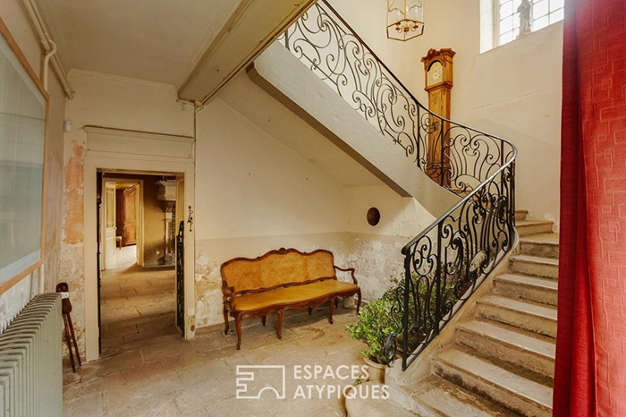 achat vente Demeure de Caractère a vendre ISMH à restaurer , dépendance, pigeonnier XVIIIème Gy , à proximité immédiate, 30 mn TGV HAUTE SAONE FRANCHE COMTE