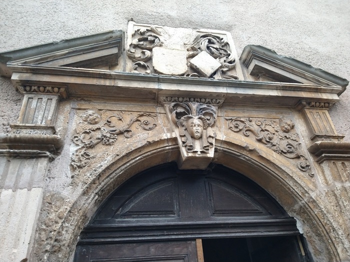achat vente Demeure Renaissance a vendre  Classée Monument Historique en totalité , grandes caves Nancy   à 30 mn, 1h30 Paris (TGV), en position dominante MEURTHE ET MOSELLE LORRAINE