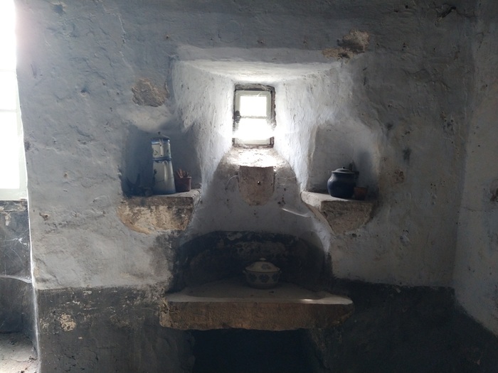 achat vente Ancienne Maison-Forte a vendre  inscrite Monument Historique en totalité à restaurer , grandes caves, puits Mende   à 25 mn, dans un village historique, jolies vues LOZERE LANGUEDOC ROUSSILLON