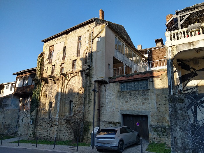achat vente Tour Médiévale et Maison Bourgeoise a vendre  Classées Monument Historique en totalité , garage Bordeaux  à 45 mn, cœur de ville GIRONDE AQUITAINE