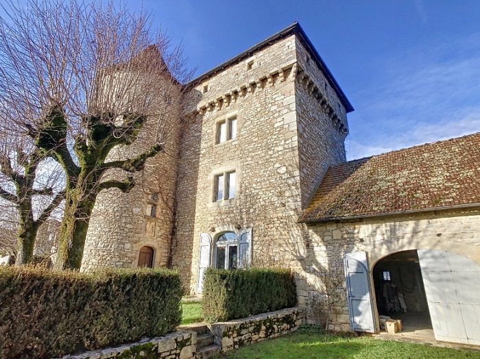 achat vente Château Médiéval a vendre  classé MH , piscine Ambeyrac , surplombant la vallée du Lot AVEYRON MIDI PYRENEES