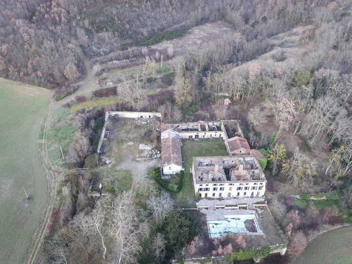 achat vente Ancienne Abbaye a vendre  ISMH à restaurer , dépendances, chapelle Foix  à 29 km ARIEGE MIDI PYRENEES
